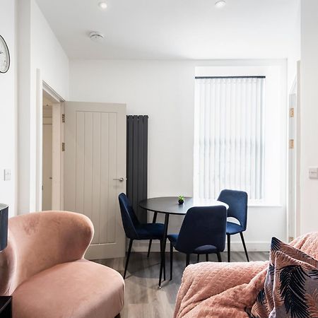 Cozy Vibes Refined 2Br Flat Apartment Bury  Exterior photo