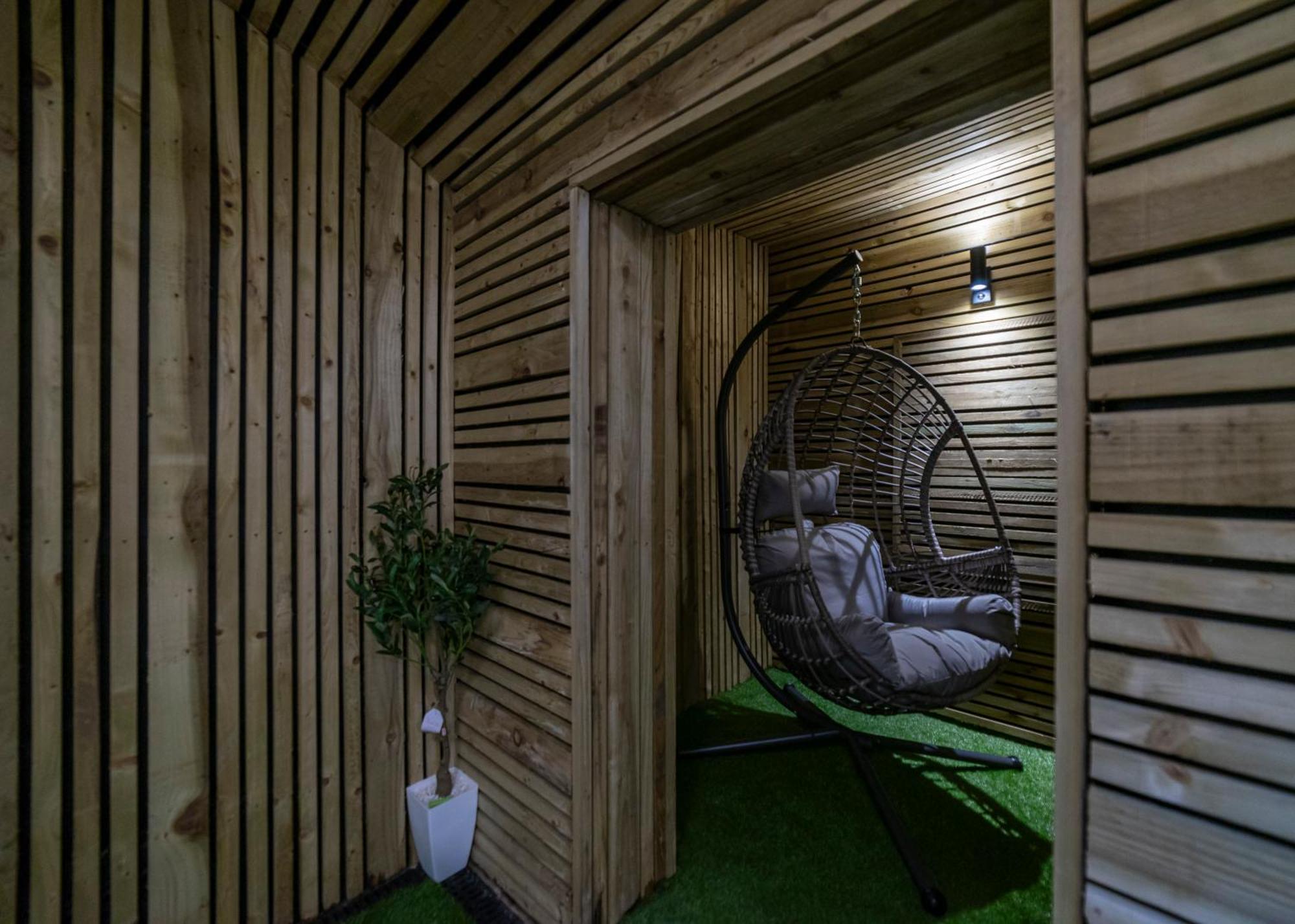 Cozy Vibes Refined 2Br Flat Apartment Bury  Exterior photo